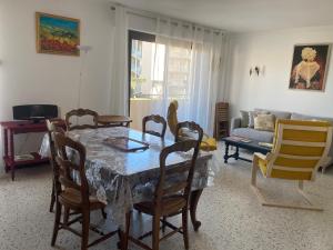 Appartements Au coeur de Cavalaire sur mer : photos des chambres