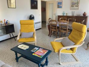 Appartements Au coeur de Cavalaire sur mer : photos des chambres