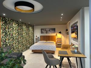 WPA Apartments-City Room