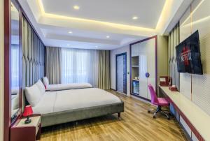 Heaven Premium Hotel Restaurant & Airport Shuttle