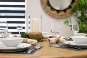 Stylist 2-Bedroom Flat - Watford Central