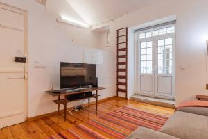 Bright & Central Loft by LovelyStay