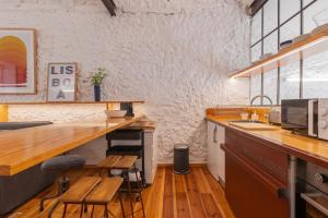 Bright & Central Loft by LovelyStay