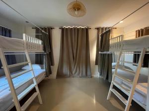 Purple House - Female only Boutique hostel