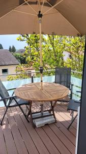 Super Ferienwohnung mit zwei Schlafzimmern und Fitnessraum süd-östlich von München