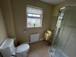 4Bedroom House-Letterkenny-PrivateGarden-Sleeps 7