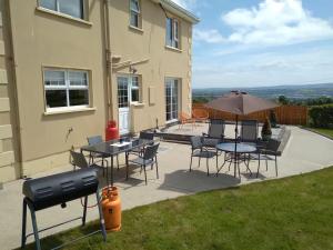 4Bedroom House-Letterkenny-PrivateGarden-Sleeps 7