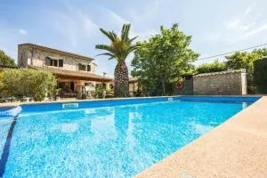 Gemütliches Ferienhaus in Alar mit Privatem Pool - Orient