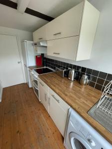 Fantastic Two Bedroom Courtyard Apartment