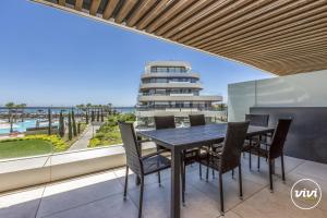 ViVi Homes - Mali Pool, Jacuzzi, Garden, Gym & Sea View