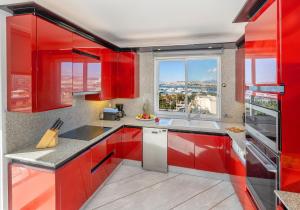 Nice Sea View Elegant Apartment