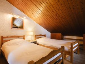 Appartements A La Clusaz: Proche pistes et cours de ski, spacieux, 2** - FR-1-304-208 : photos des chambres