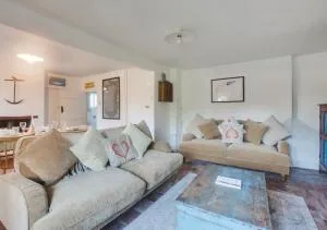 BackToFront Cottage - Melton Constable