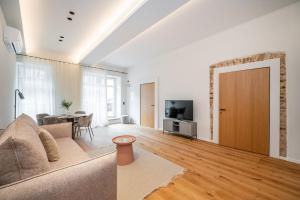 Newly Furnished Vilnius Town Hall Apartments by Reside Baltic