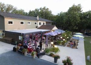 Campings Camping 4 etoiles - Piscine - eeihec : photos des chambres