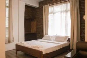 R and H Stay - Димапур