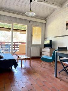 Appart clim wifi - 2 à 6 pers - piscines - parking