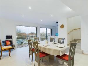 Maisons de vacances A 350m de la plage, maison pour 7 avec piscine : photos des chambres