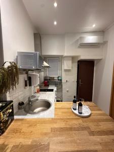 St Paul Marais Flat Ground Floor