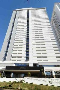 Luxo no Santorini! Piscina, academia,Tv, wi-fi 500mb! Ao lado do Hospital Premium !