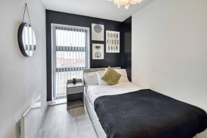 Modern 2-Bed Flat with WiFi Near Central Birmingham