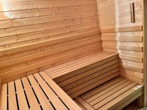 Dom z bala sauna jacuzzi Saunowisko