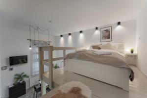 Elysian Estate Apartment