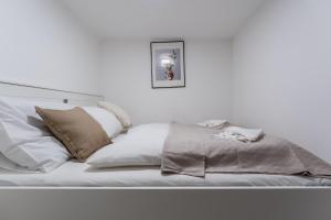 Elysian Estate Apartment