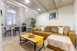 Elysian Estate Apartment