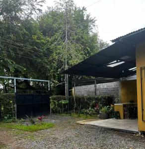 Casita amarila