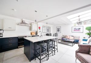 Argyl - Chelsea Townhouse with Roof Terrace