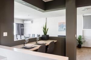 Spacious and sunlit seaside flat