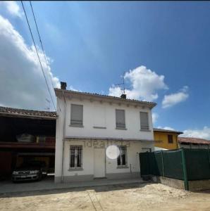 Villetta Garlasco Centro con Giardino