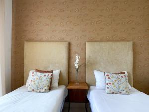 Los Arqueros Golf Penthouse 3 BR 2BTH