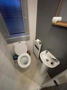 3 Bedroom Caravan - Sleeps 6 Pool & Garden