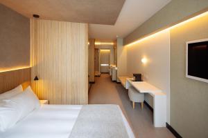  Superior With Terrace or Balcony room in The Mirror Barcelona