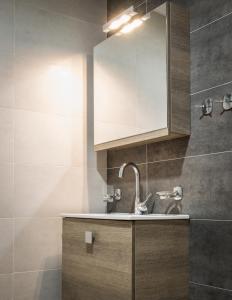 Comfort Kolonaki Stay - Piano & Art