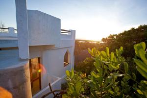 Magical 4-bed staffed Watamu house with epic views