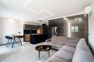 Premium Two Bedroom Apartment Burin 100 by Locap Group