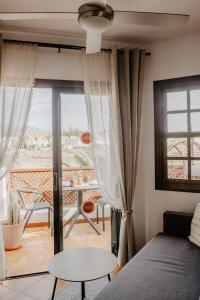 Alba Vista - Albatros Park in Golf del Sur Tenerife - heated pool & Teide view