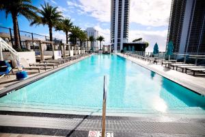 42nd Floor Penthouse 3 BDR in Hyde Beach House