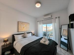 Lavis Haven 2B, Paphos, Pool