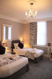 Family Room (3 Adults) room in St Margarets Hotel