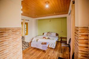 LIGHTWORKERS Hostel & Cafe