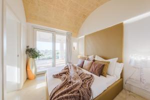 KYVOS 10, Emma Villas