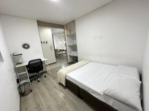 P307-Apartamento en Laureles con gimnasio y linda vista