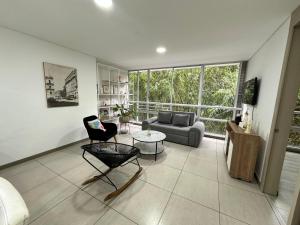 P307-Apartamento en Laureles con gimnasio y linda vista