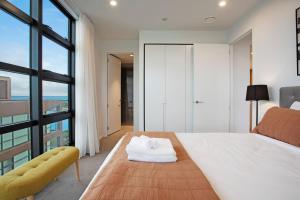 Catalina Bay Seascape with Bay Views & Carpark