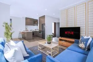 Central, Modern with Japanese Flair - By KOSH BNB - Frankton Junction