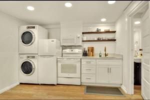 Charming Historic Studio Cottage